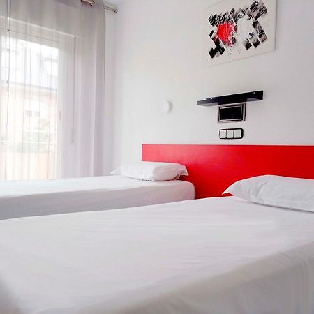 Hostal Lady Ana Maria Collado Villalba Bagian luar foto