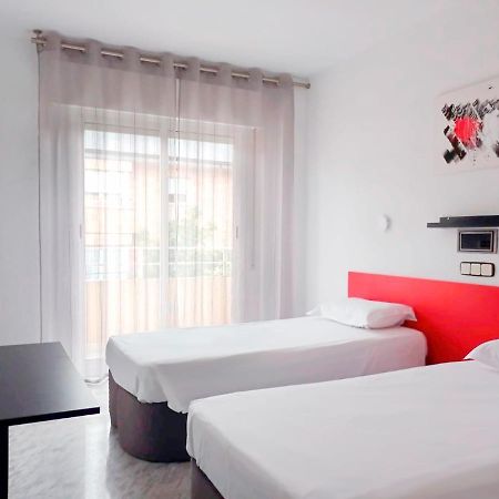 Hostal Lady Ana Maria Collado Villalba Bagian luar foto