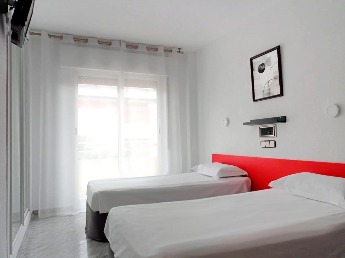 Hostal Lady Ana Maria Collado Villalba Bagian luar foto