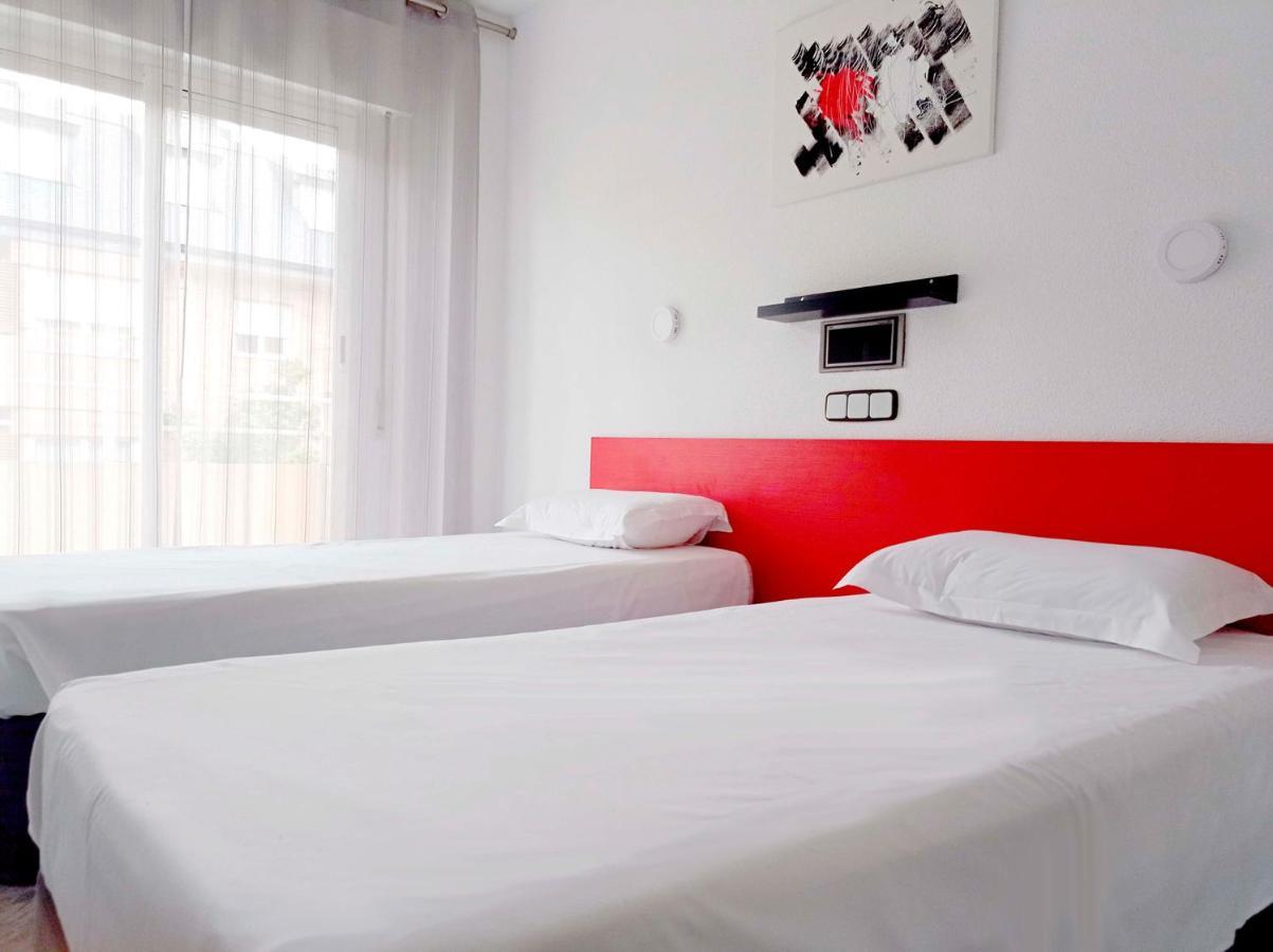 Hostal Lady Ana Maria Collado Villalba Bagian luar foto